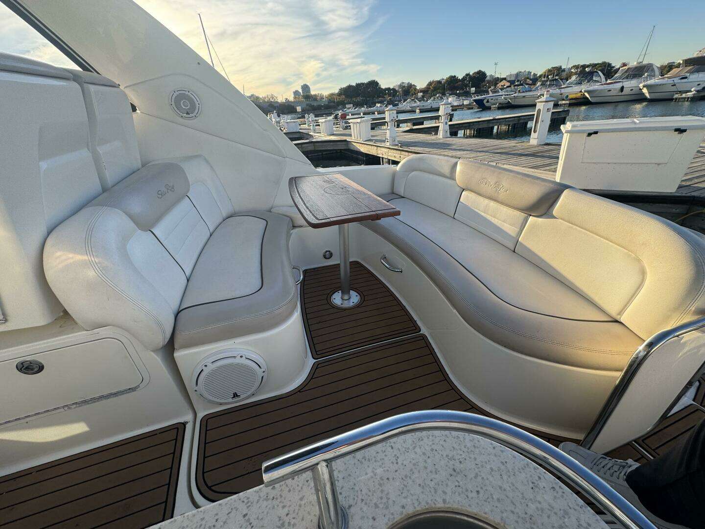 2011 Sea Ray 330 Sundancer - Image 12