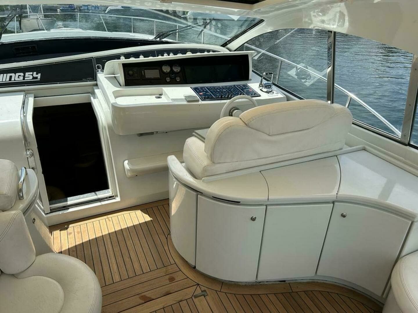 1999 Pershing 54 - Image 13