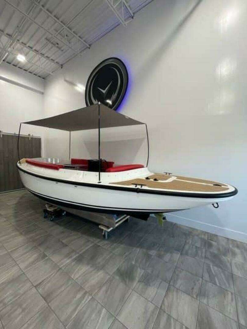 2024 Vision Fantail 217 - Image 2
