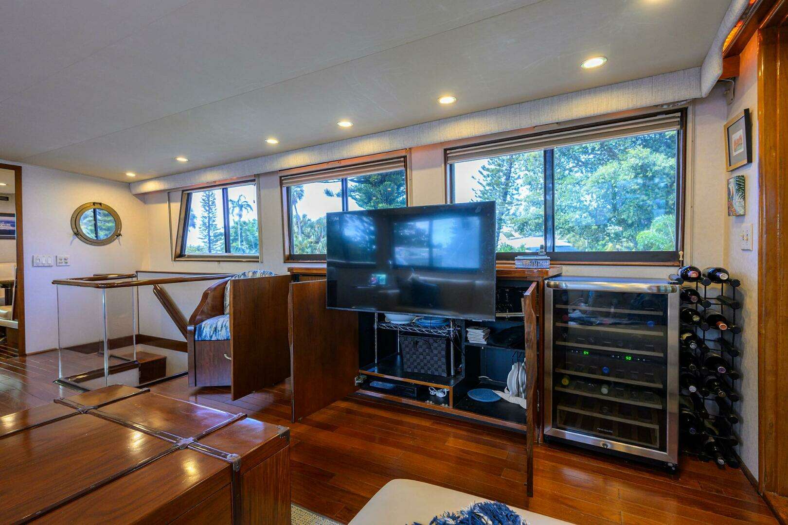 1991 Hatteras 78 Cockpit Motor Yacht - Image 44