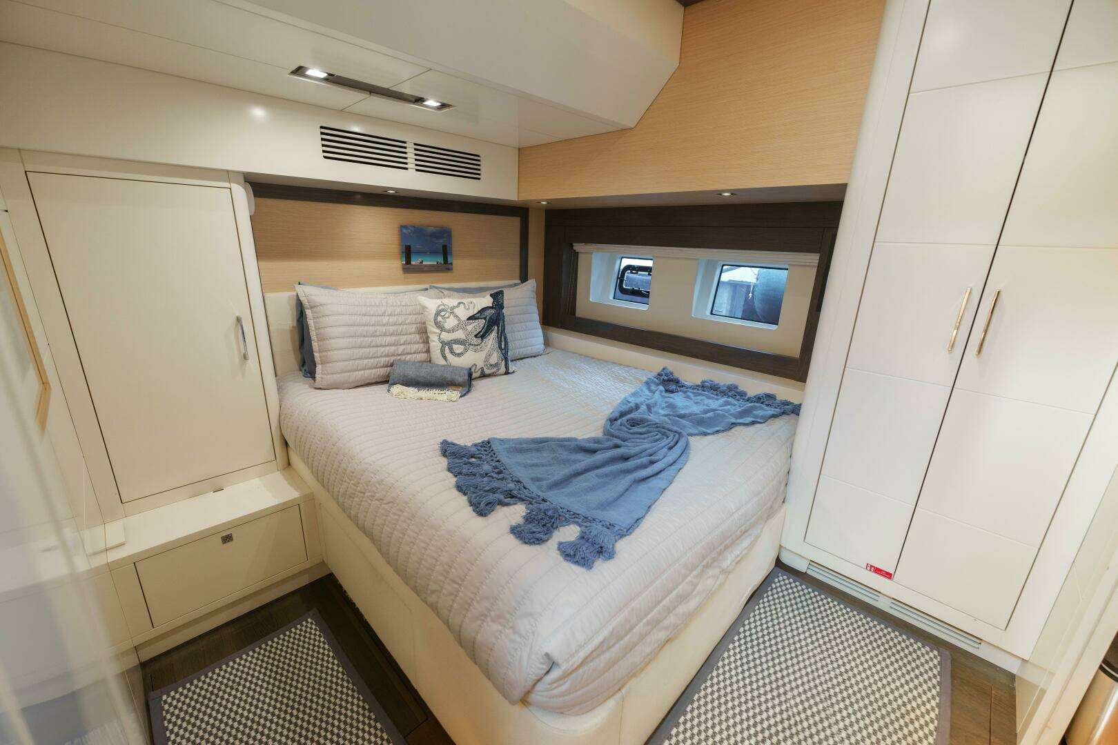 2020 Sirena 64 - Image 21