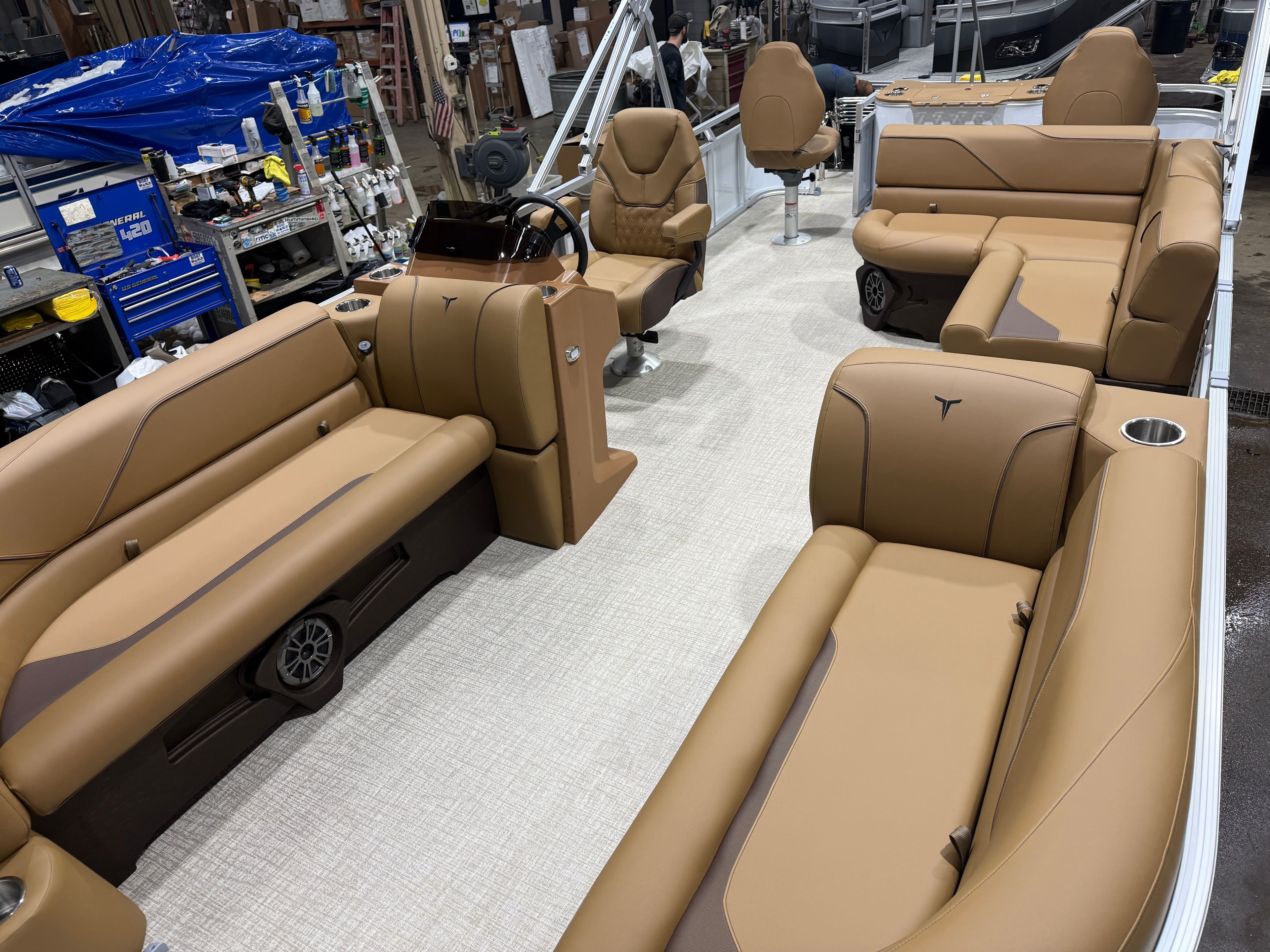 2026 Tahoe Sport Rear Fish 2185 & 4-Stroke $32995 - 27