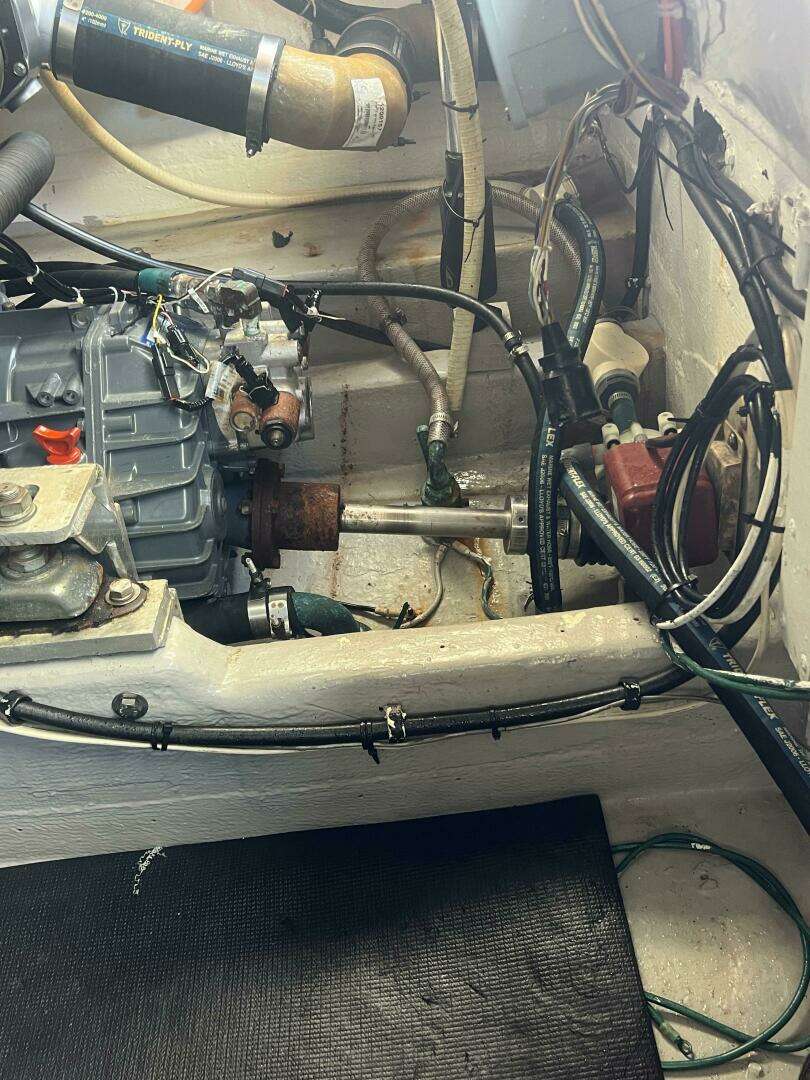 1997 Pursuit 3000 Offshore Express - Image 14