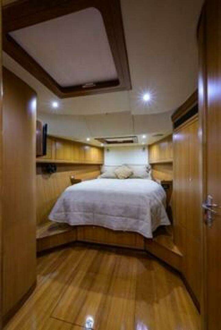 2009 Hylas 70 Sail - Image 17