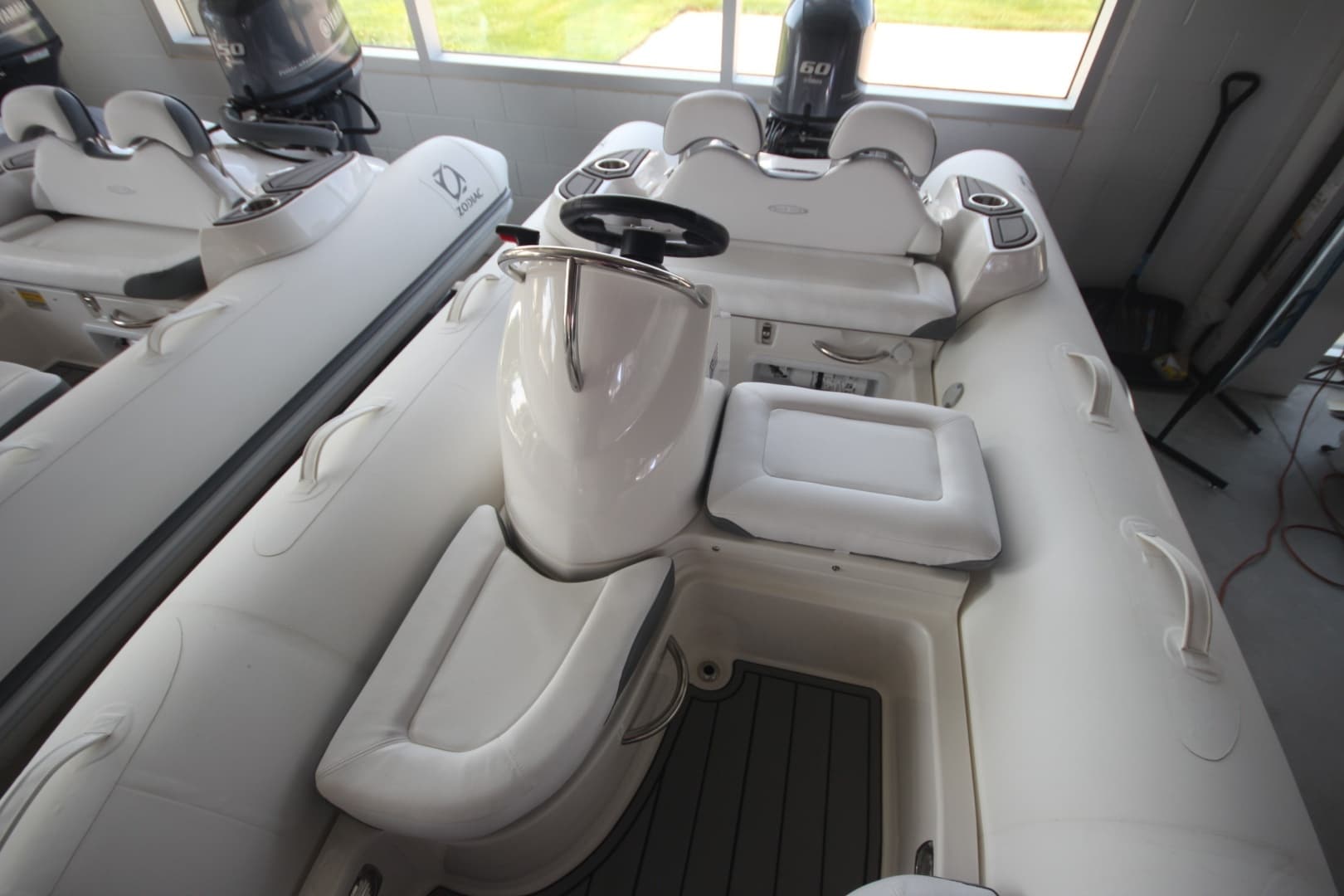 2026 Zodiac Yachtline 440 DL NEO - Image 11
