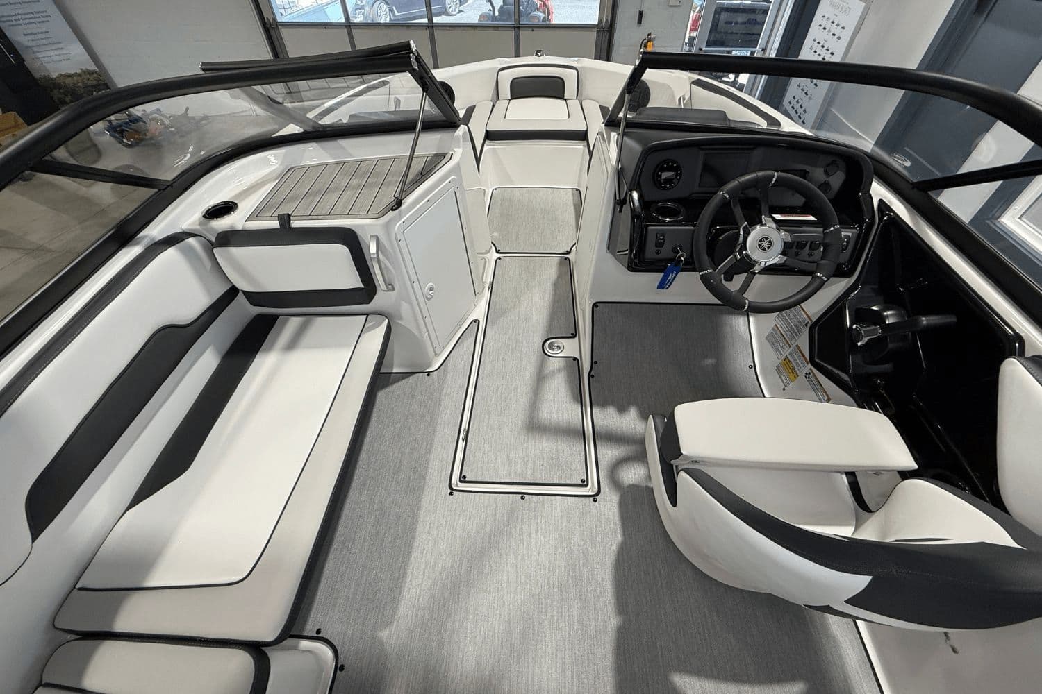 2026 Yamaha Boats AR195 - 9