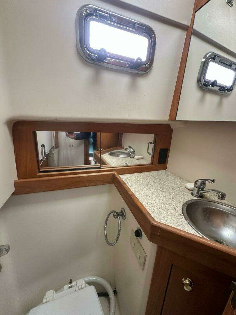 2002 Mainship Pilot 34 - Image 29