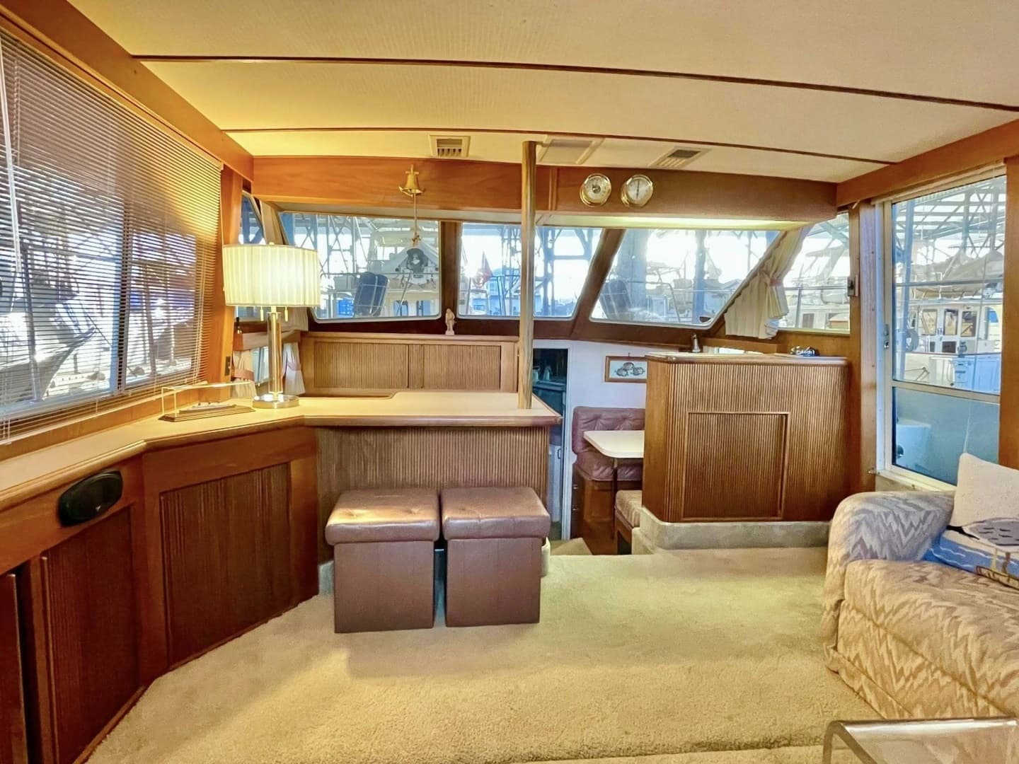 1989 Tollycraft Cockpit Motor Yacht - Image 3