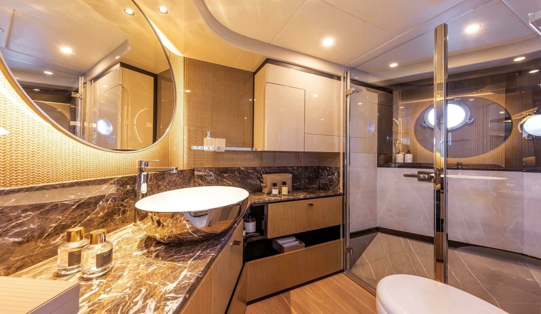 2027 Absolute 60 Flybridge - Image 13