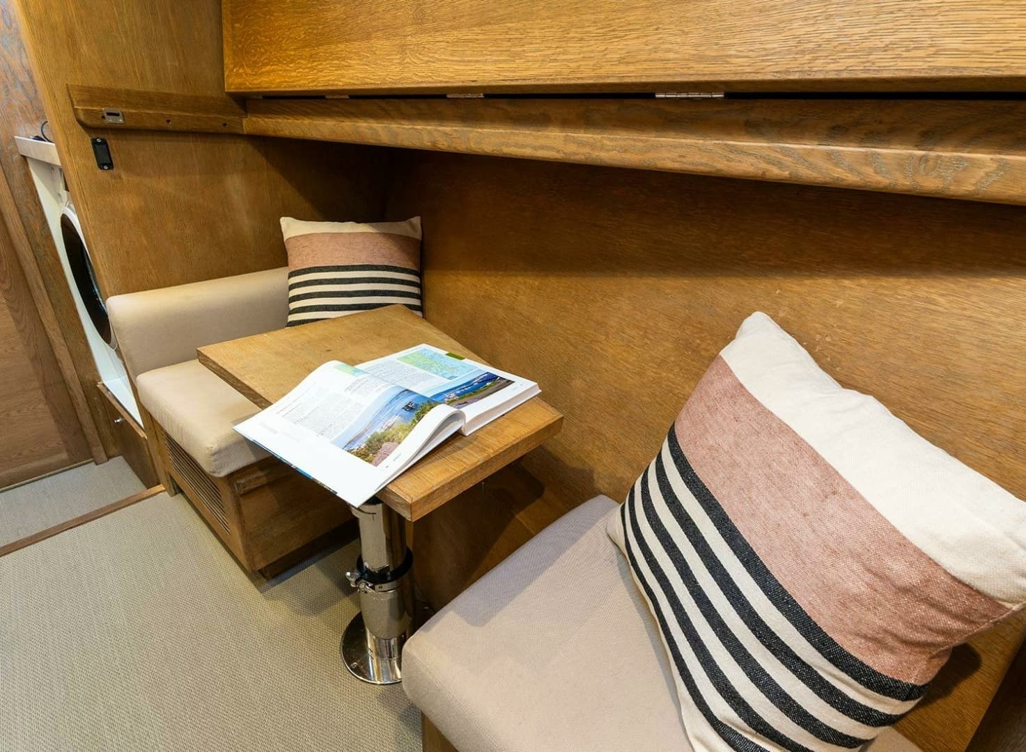 2014 Oyster Yachts Oyster 825 - Image 33