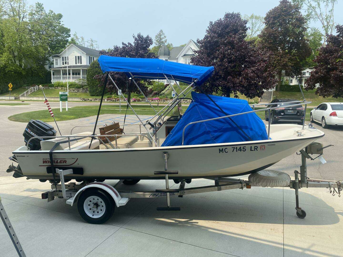 1981 Boston Whaler 17 Montauk - Image 6