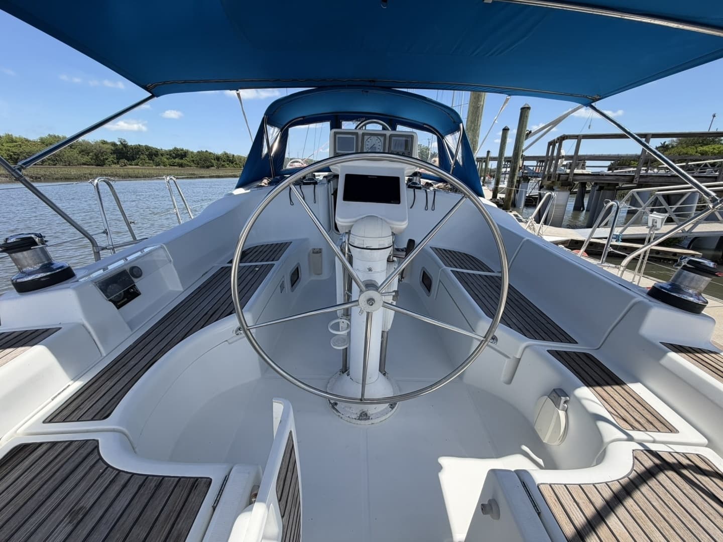 2006 Beneteau 423 - Image 25