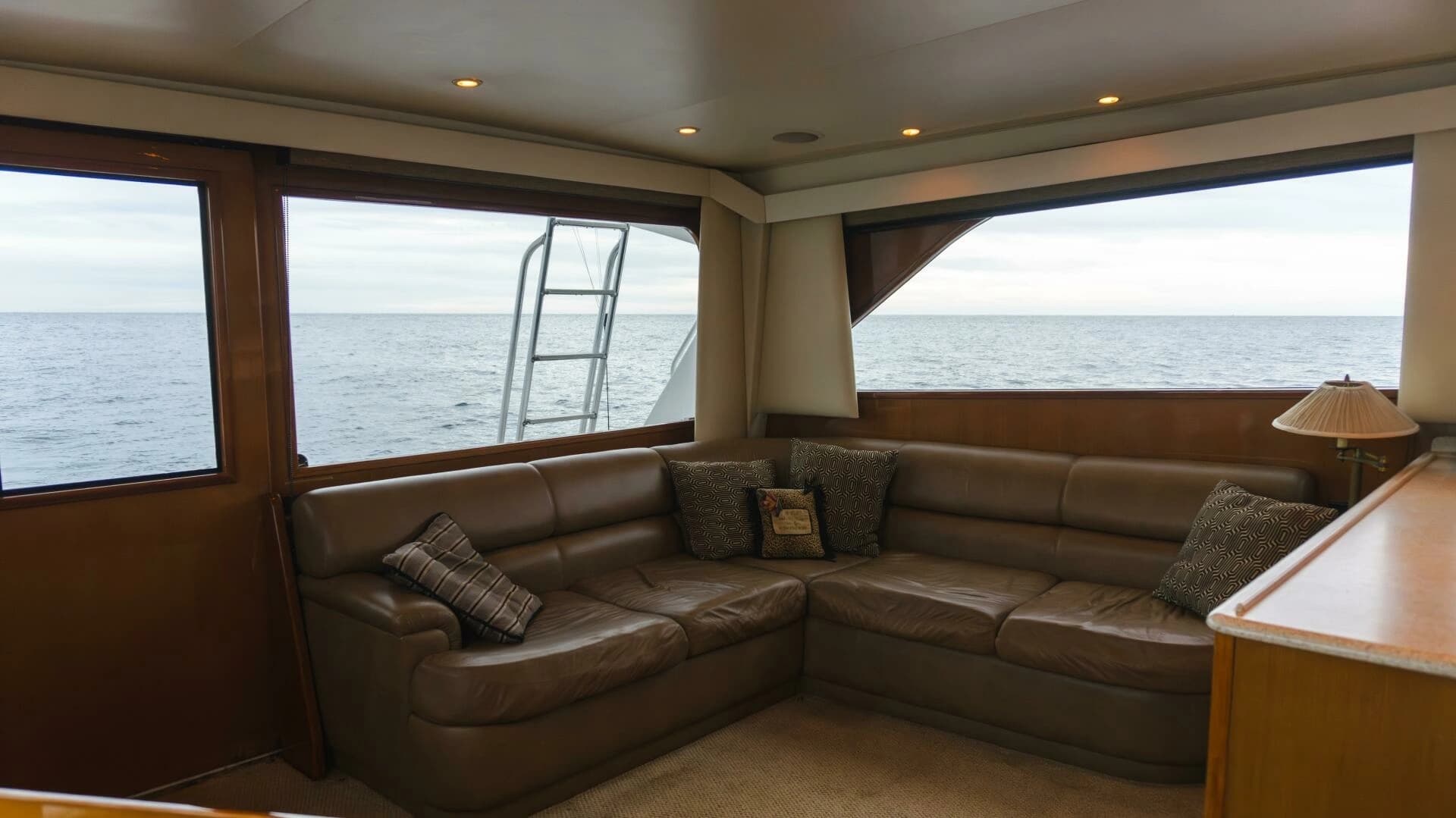 2000 Viking 55 Convertible - Image 7