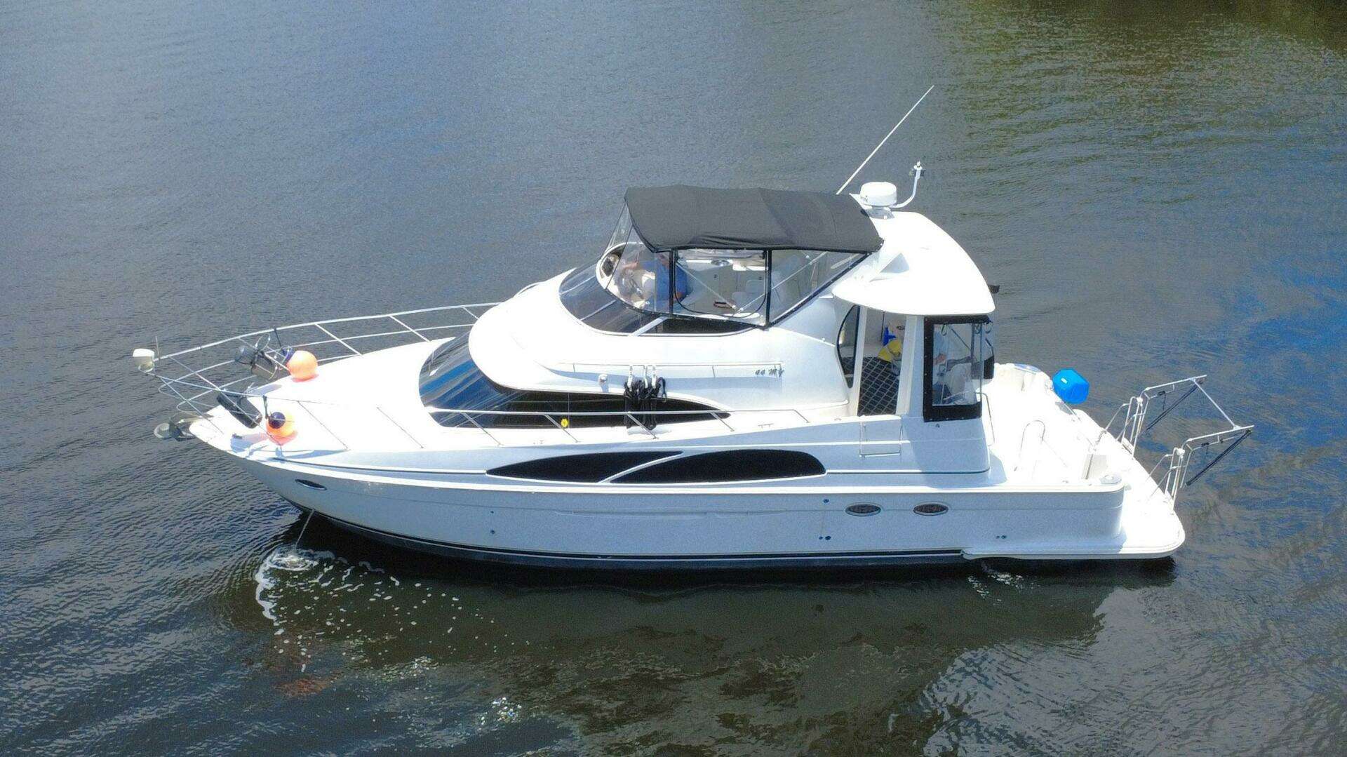 2005 Carver 444 Cockpit Motor Yacht - Image 6