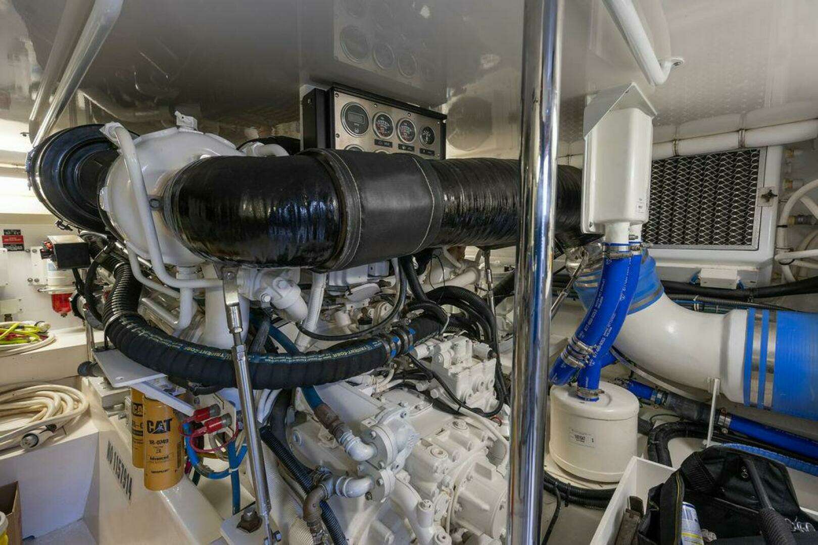 2005 Hatteras Enclosed Bridge - Image 30