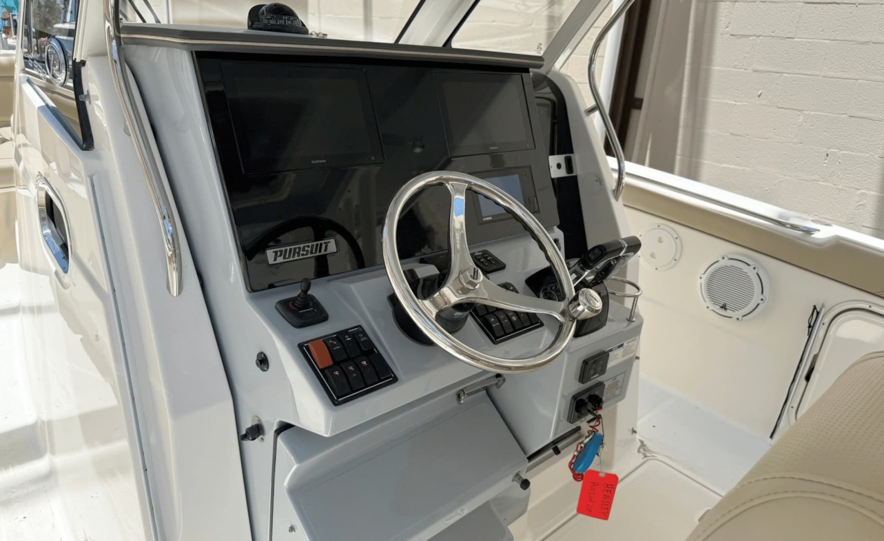 2020 Pursuit S328 - Image 12