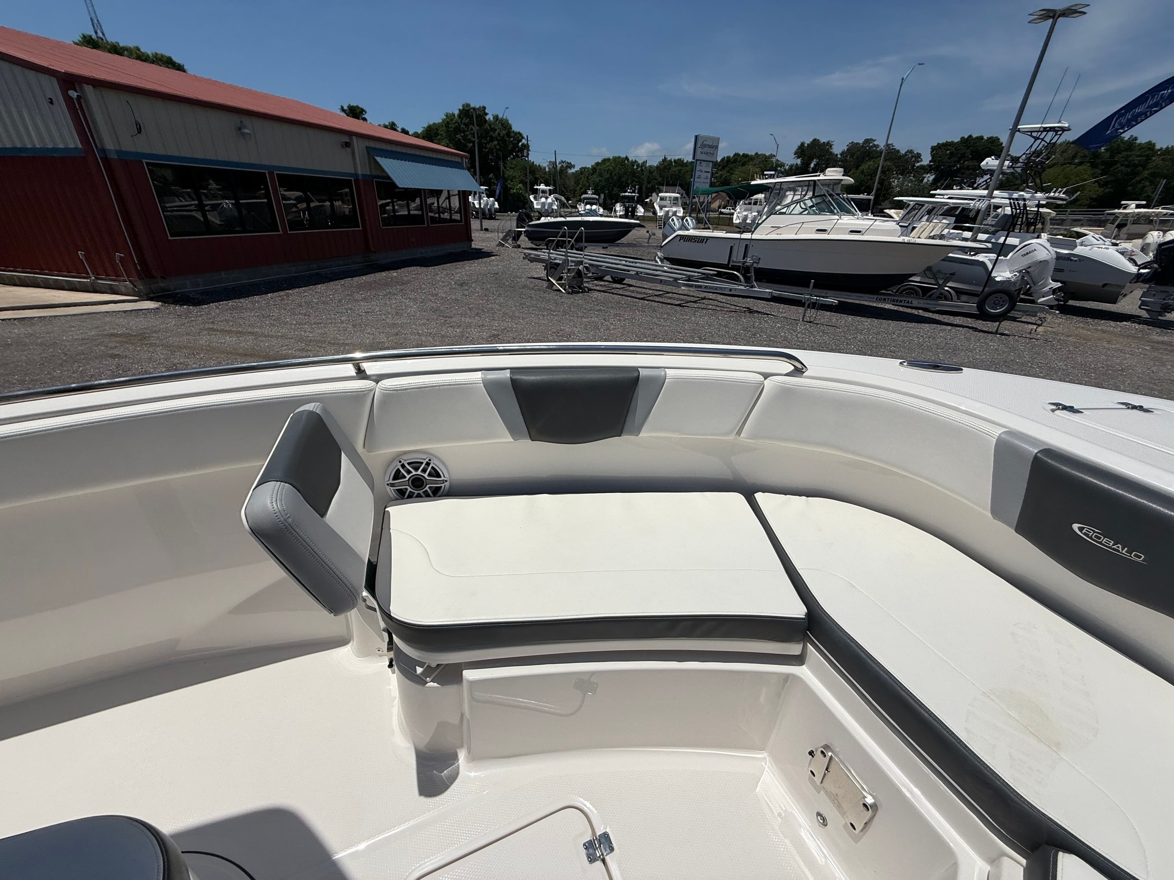 2022 ROBALO 230 CC - Image 25