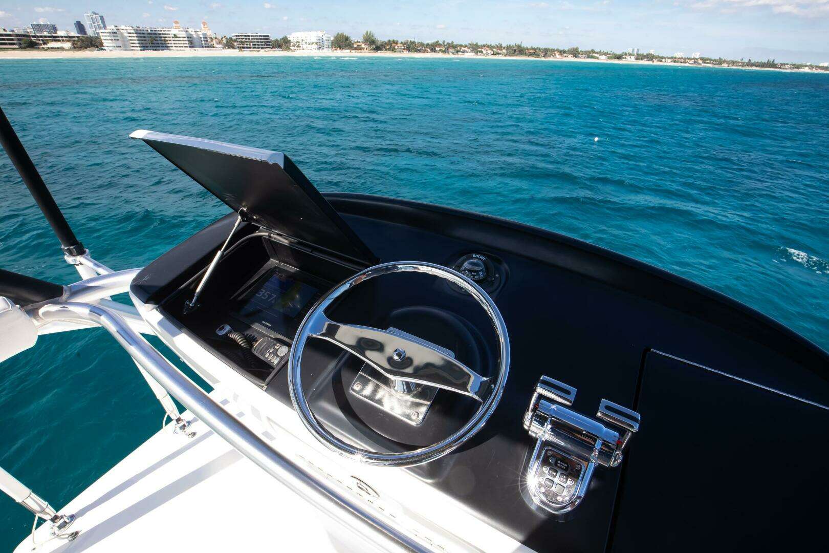 2015 Viking 70 Convertible - Image 22