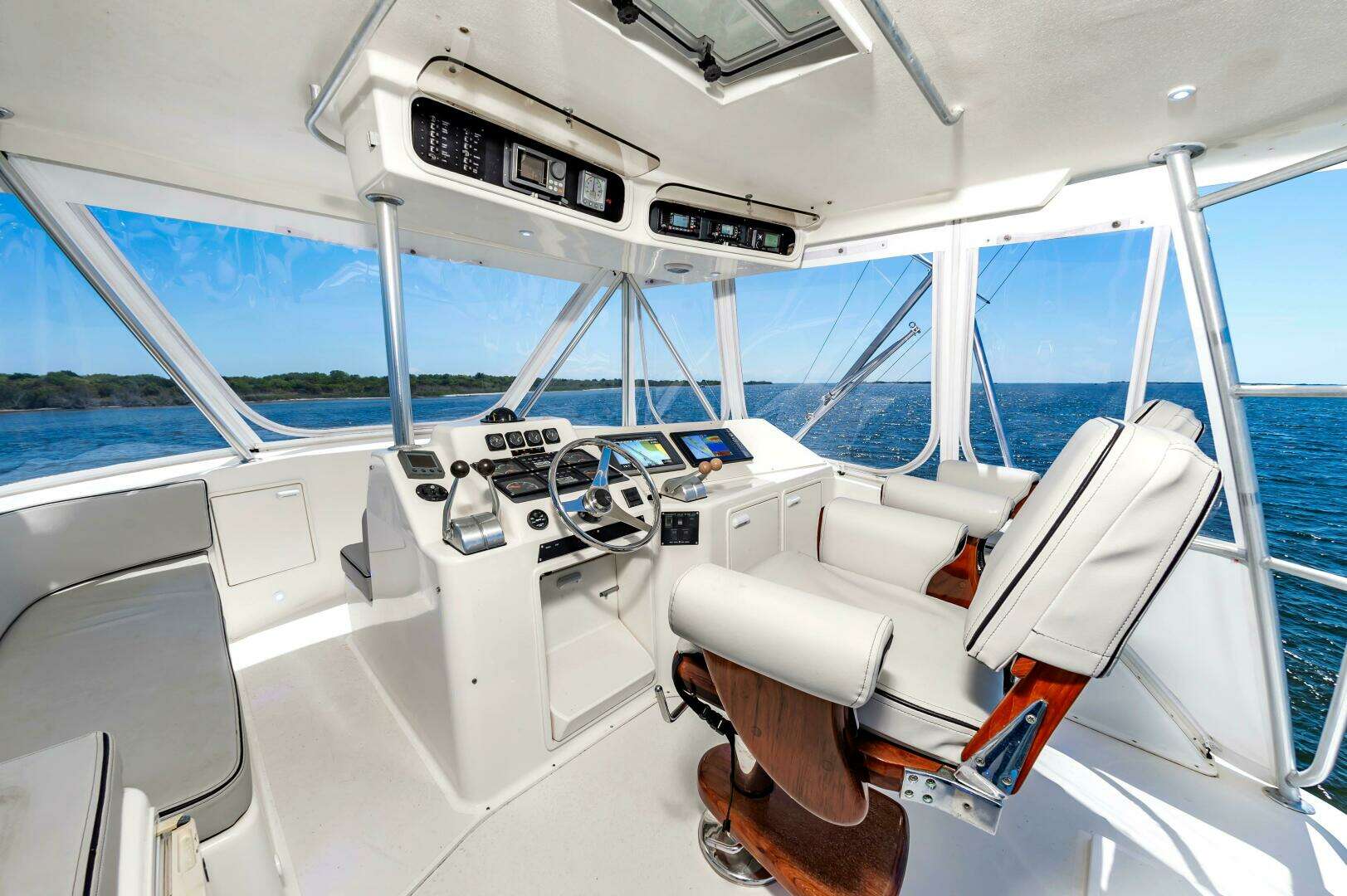 2000 Ocean 48 Supersport - Image 16