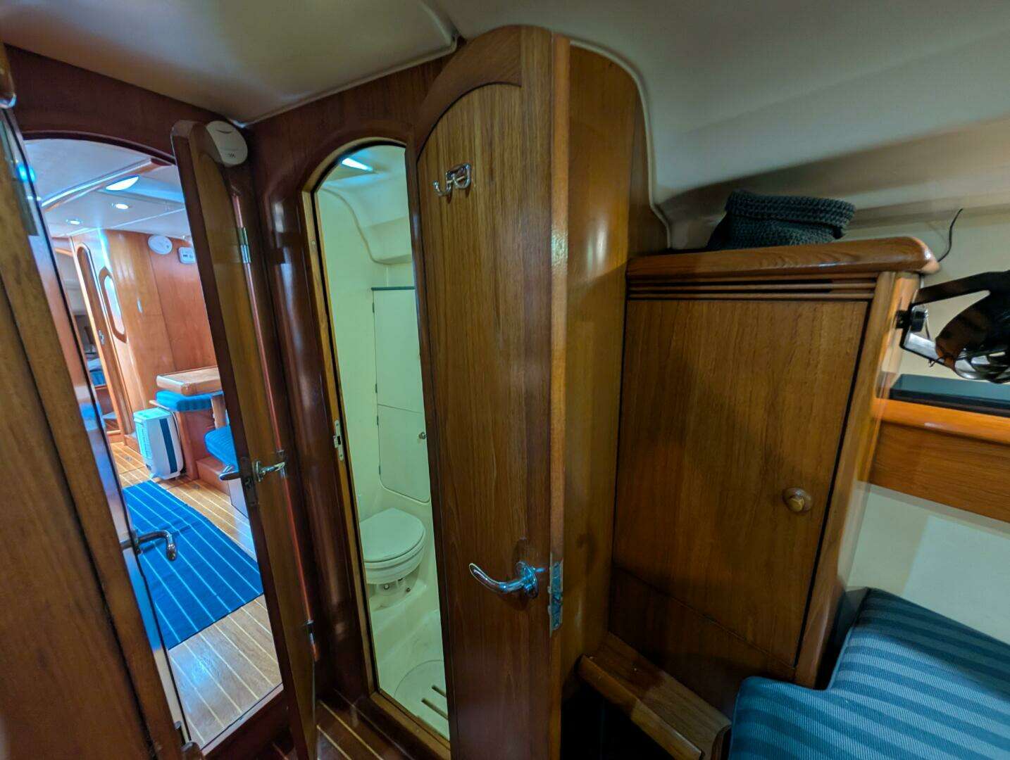 2001 Jeanneau 43 Sun Odyssey - Image 33