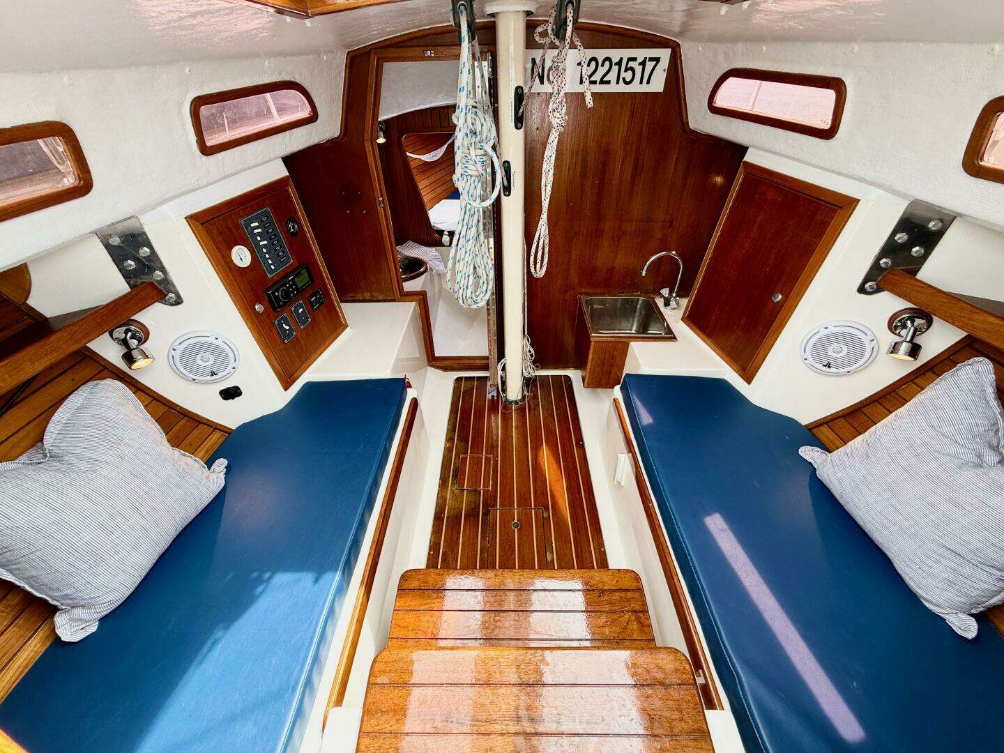 2009 e Sailing Yachts e Sailing Yachts e33 - Image 18