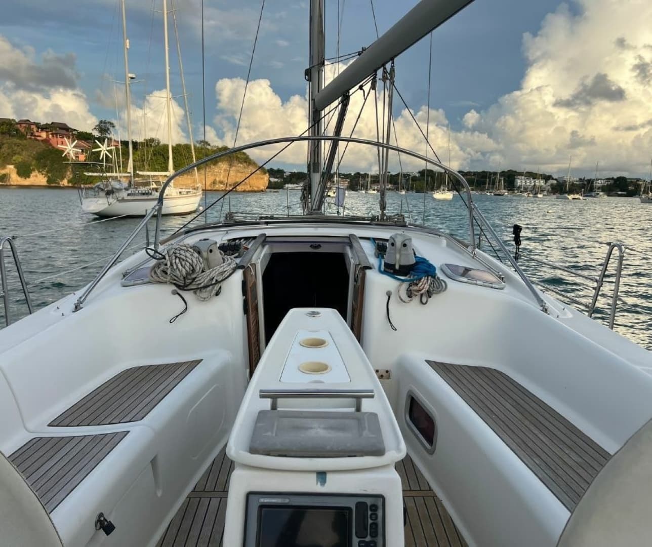 2011 Beneteau Oceanis 40 - Image 7