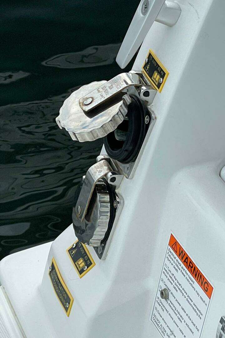 2023 Beneteau Antares 8 - Image 28
