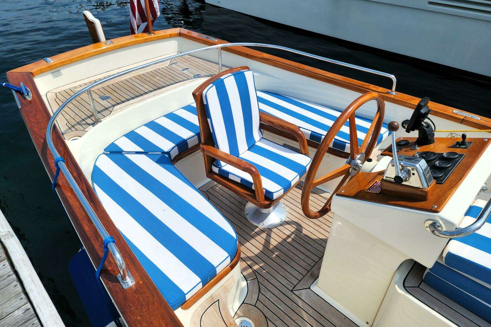2007 Custom Flanders Bay 27 - Image 5