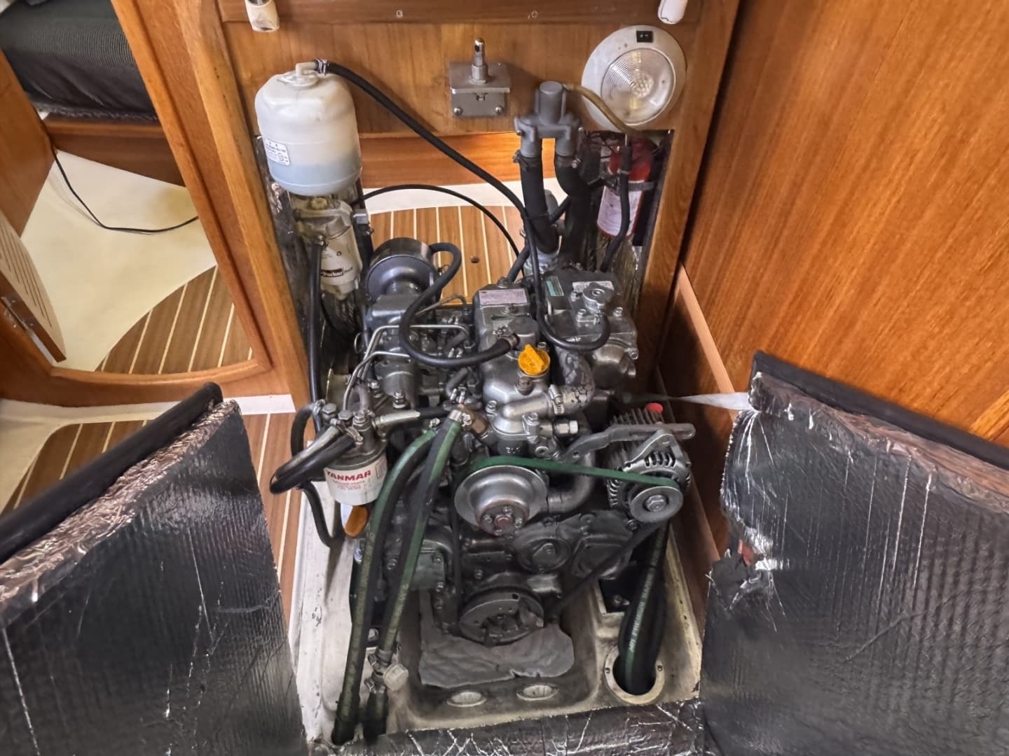 2004 Hunter — - Image 26