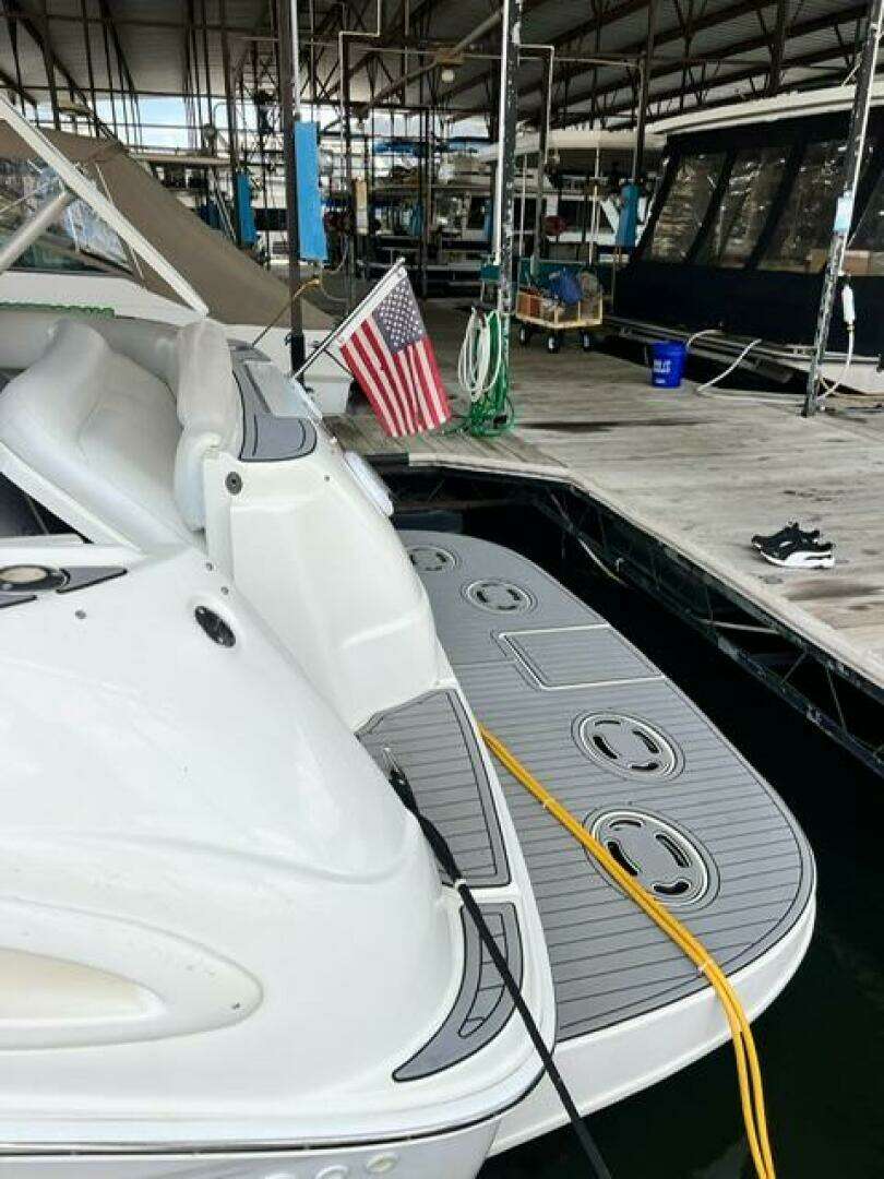 2003 Sea Ray 380 Sundancer - Image 4