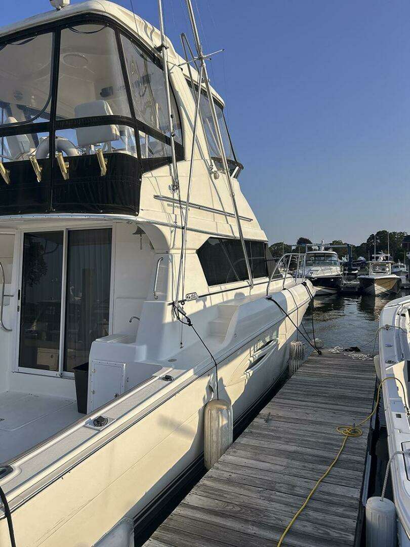 2002 Silverton 42 Convertible - Image 3