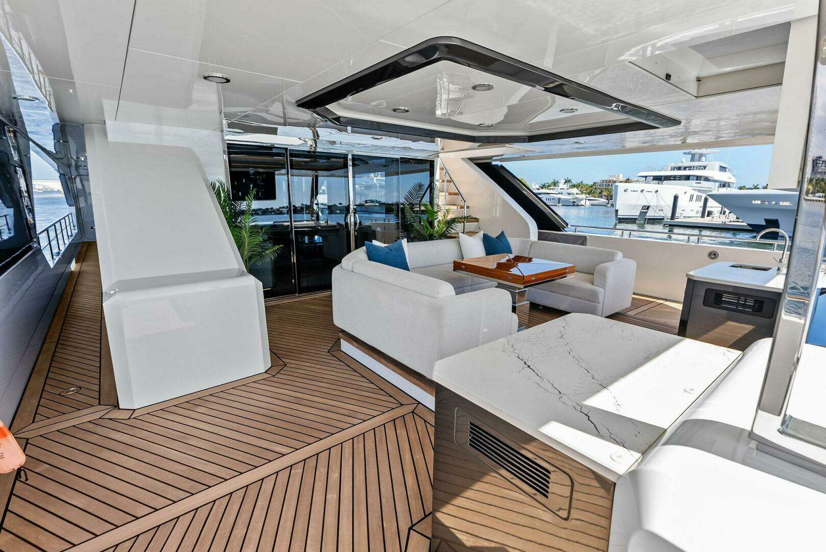 2024 Ocean Alexander 35 Revolution - Image 21
