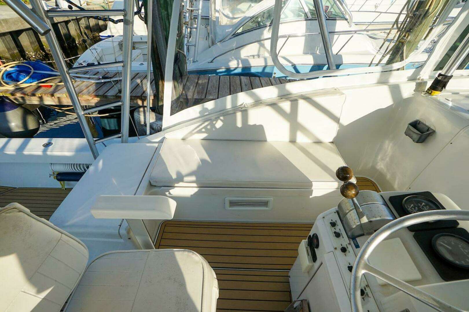 1997 Luhrs Tournament 320 Open - Image 38