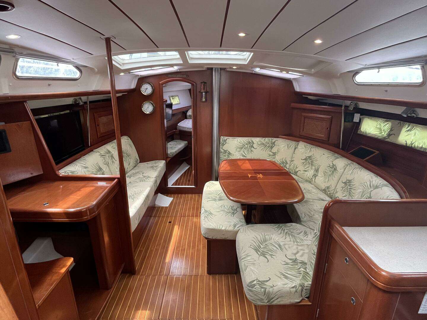 2005 Beneteau 423 - Image 18