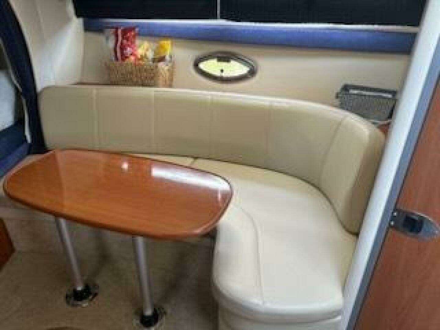 2008 Bayliner 320 - Image 7