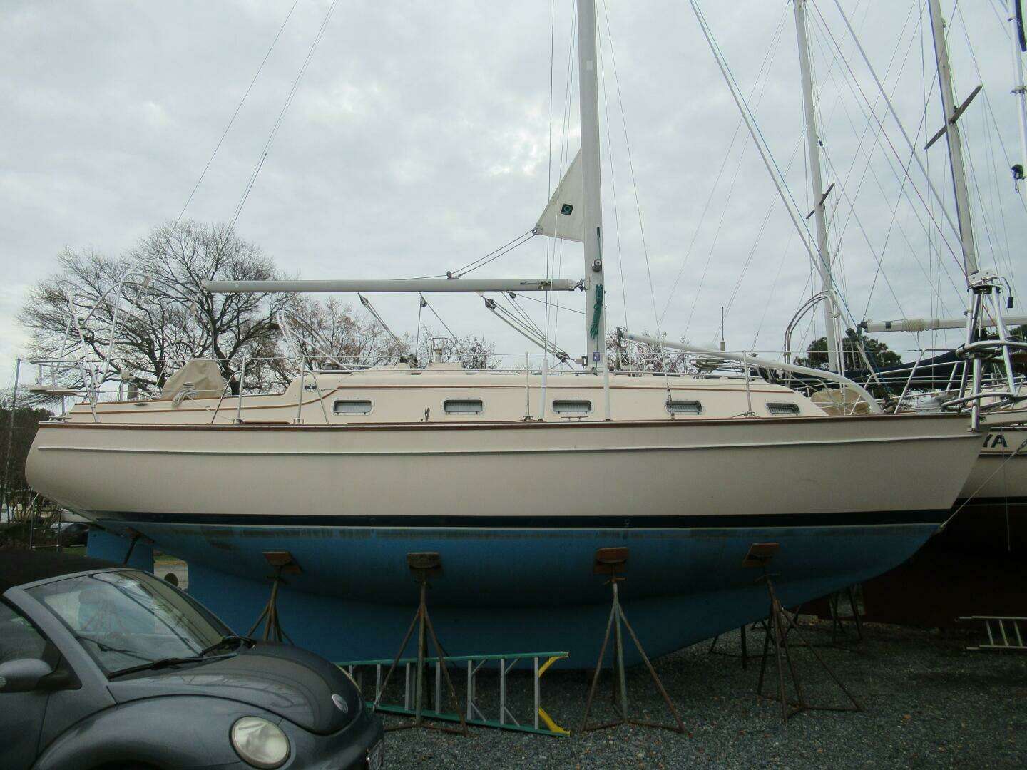 2003 Island Packet 350 - Image 6