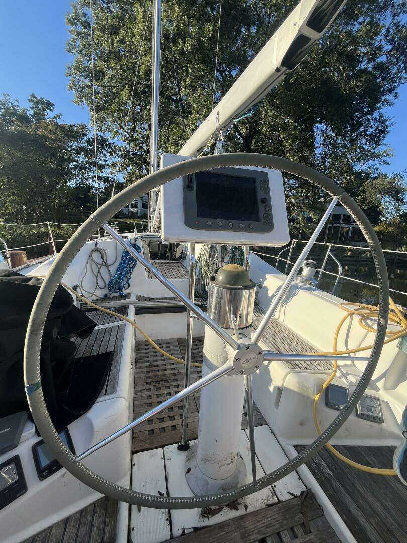 1990 Beneteau — - Image 44