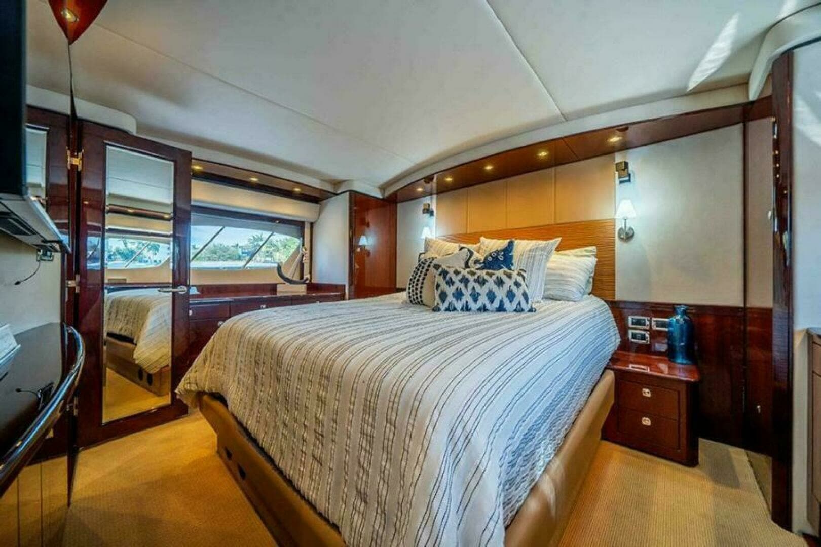 2012 Sea Ray 610 Sundancer - Image 7