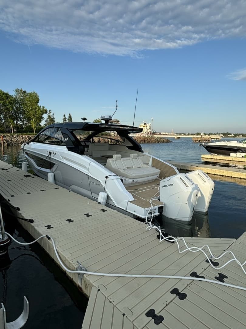 2024 Cruisers Yachts 42 GLS OB - Image 8