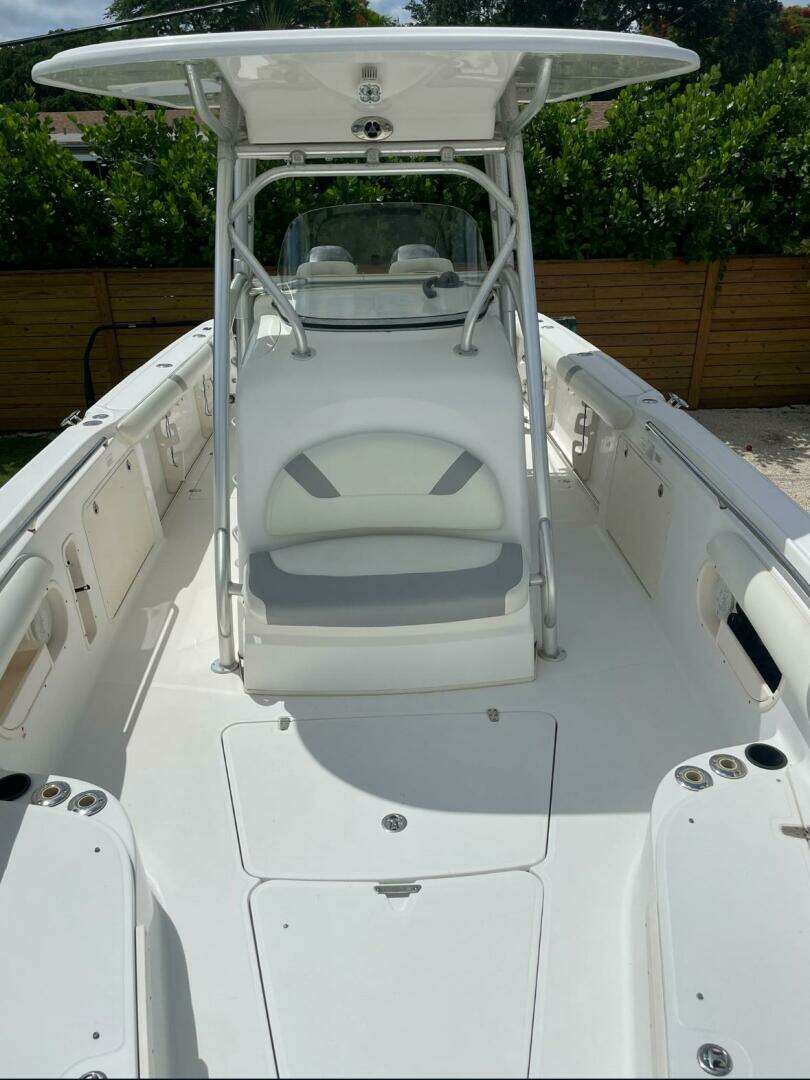 2005 Boston Whaler 320 Outrage - Image 9