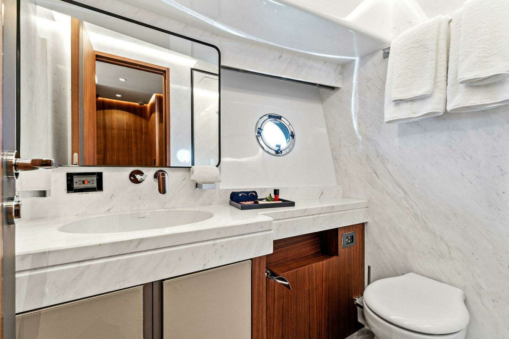 2027 Aquitalia Yachts Flybridge - Image 45