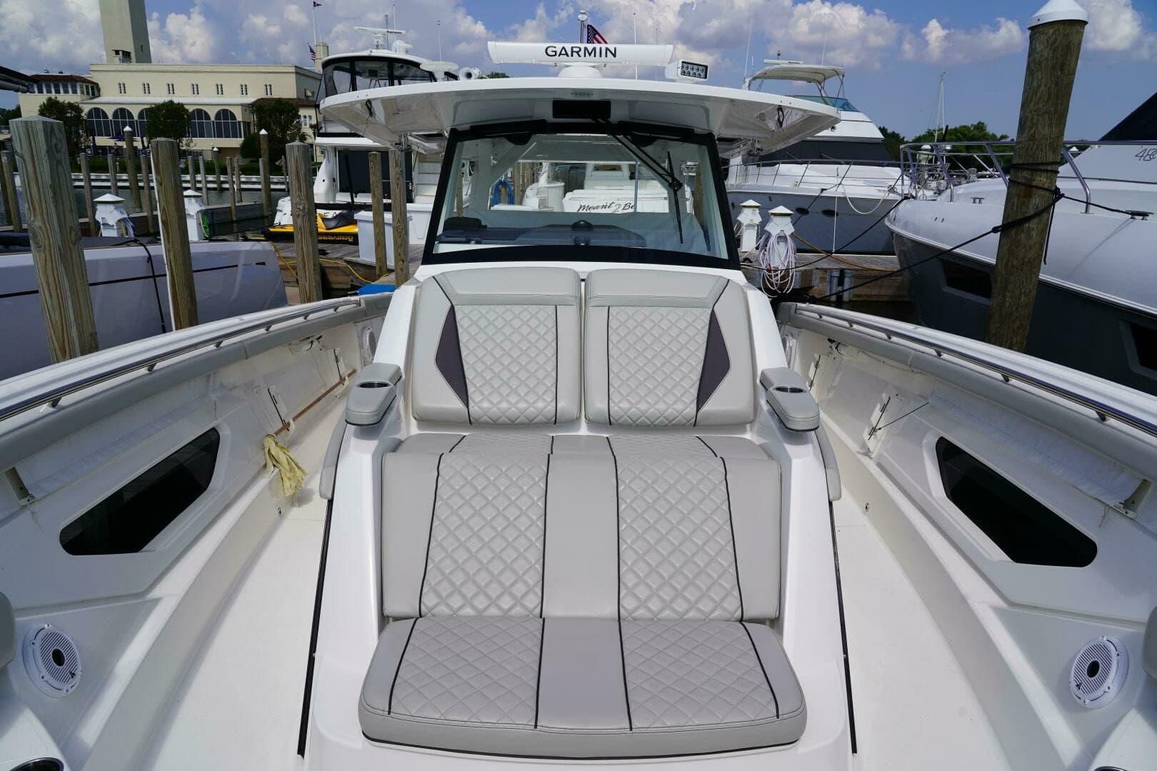 2022 Pursuit 428 - Image 16
