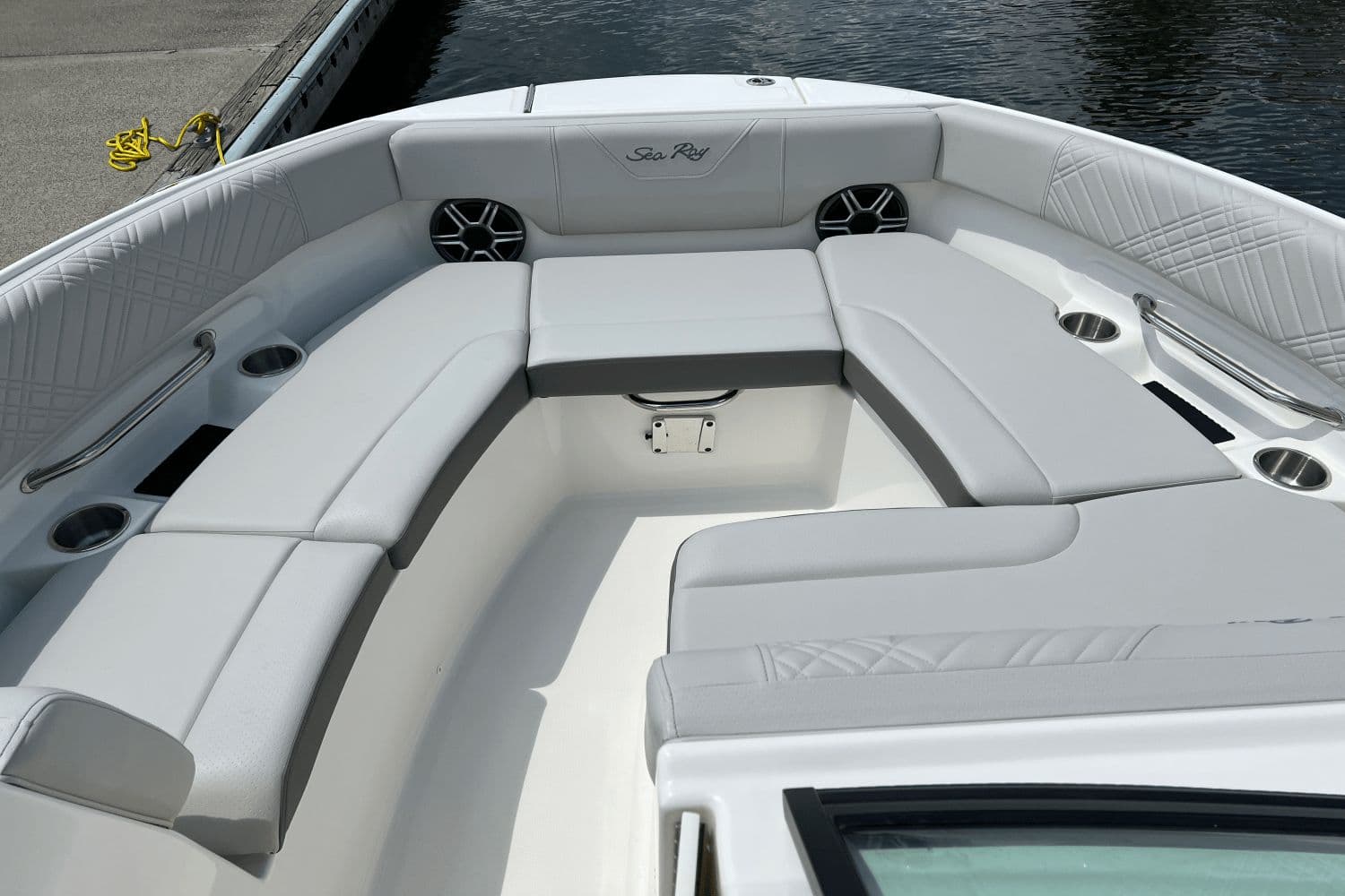 2026 Sea Ray SDX 230 Outboard - 20