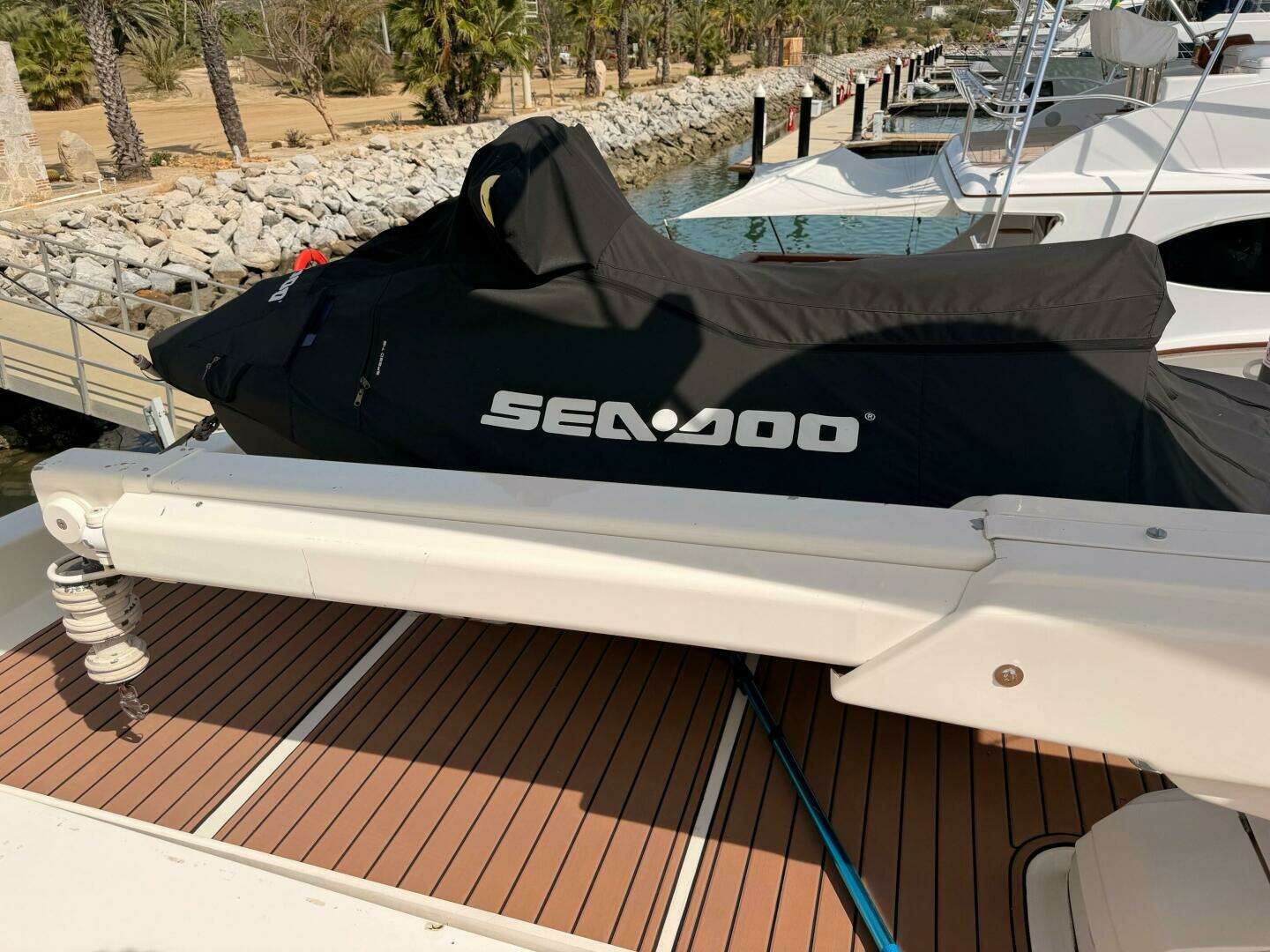 2000 Ferretti Yachts 72 Motoryacht - Image 12