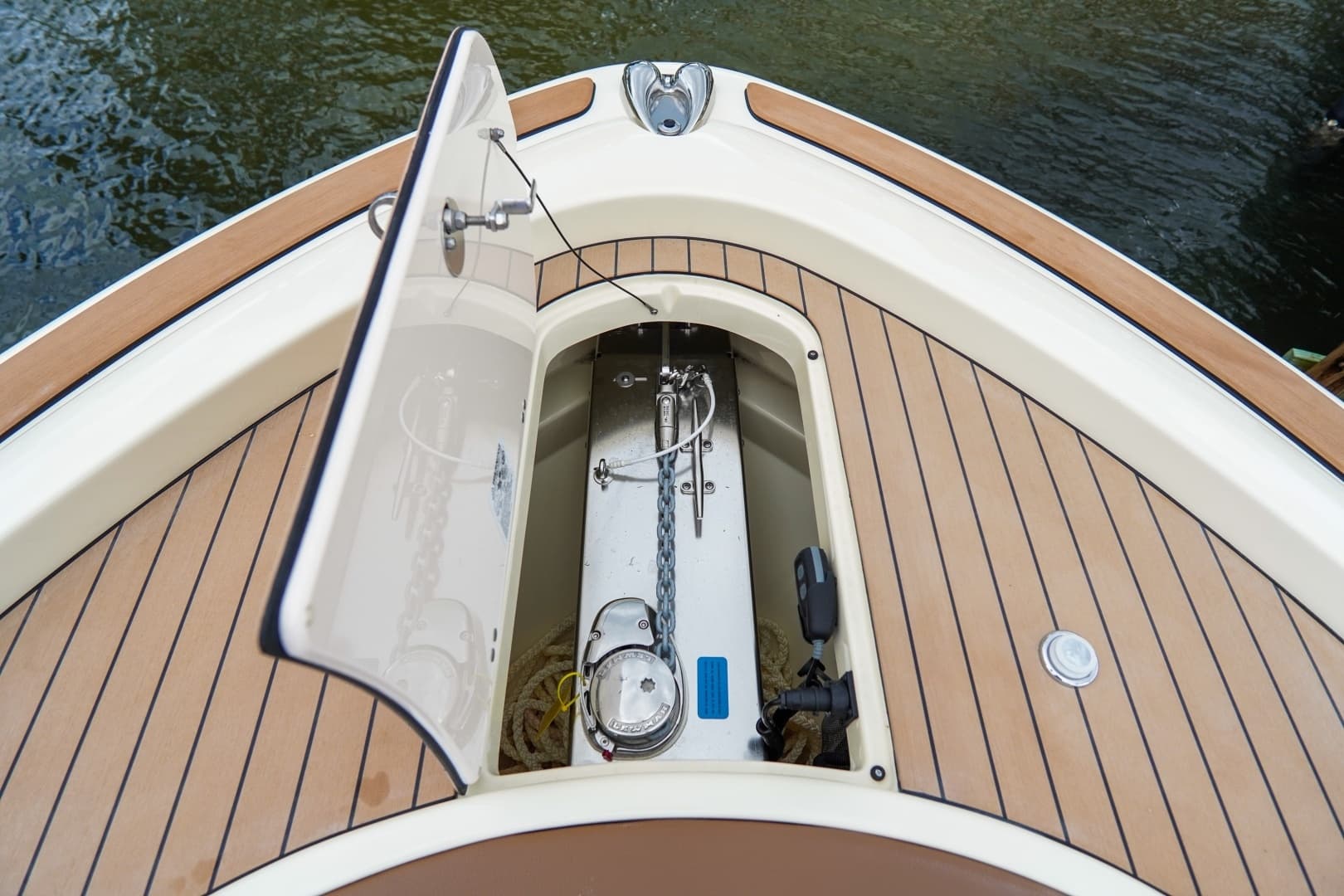 2026 Chris-Craft 31 Catalina - Image 30