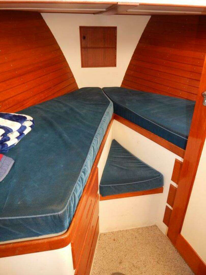 1976 Grand Banks 42 Classic - Image 3