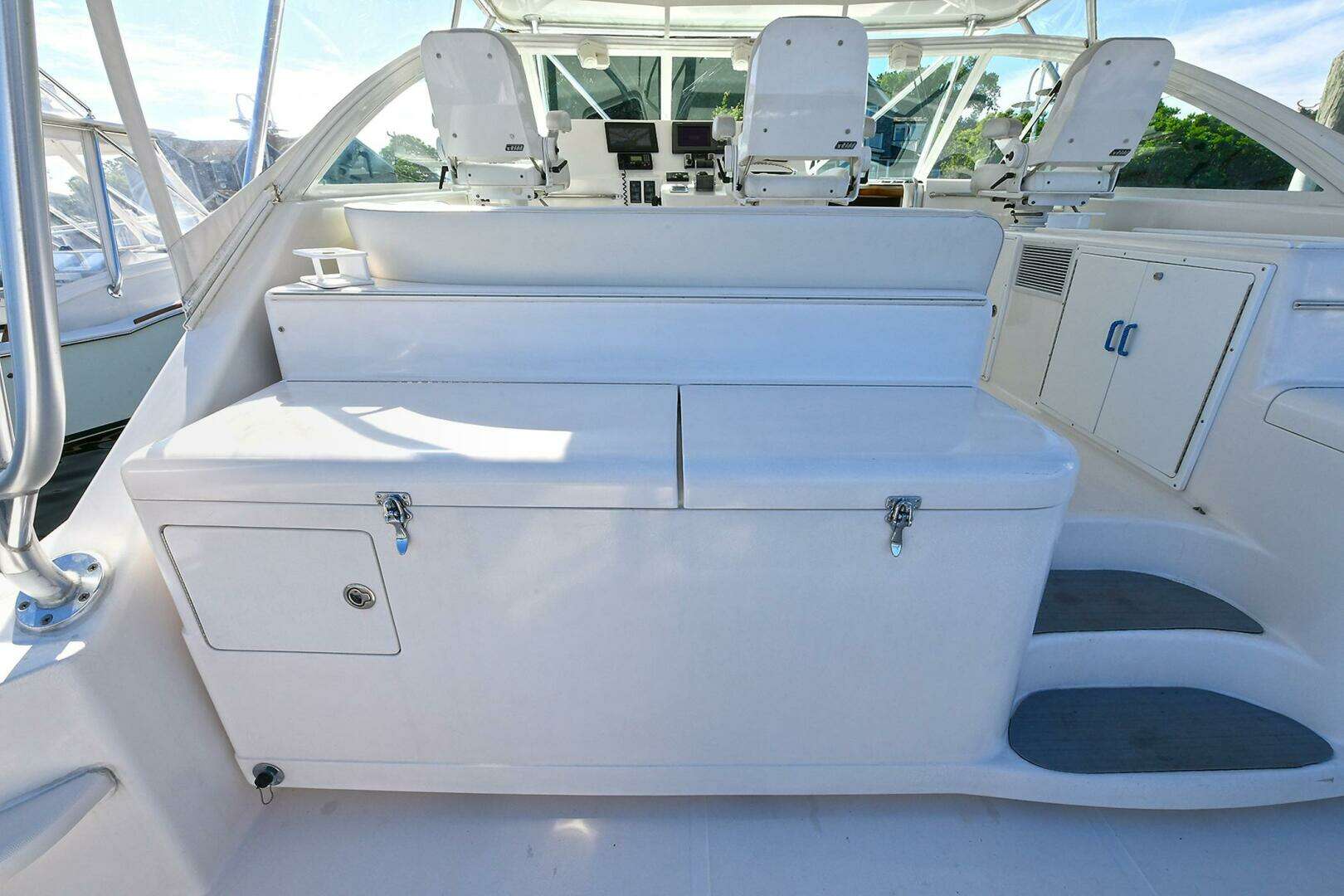 2007 Cabo Express with Tower - Image 8