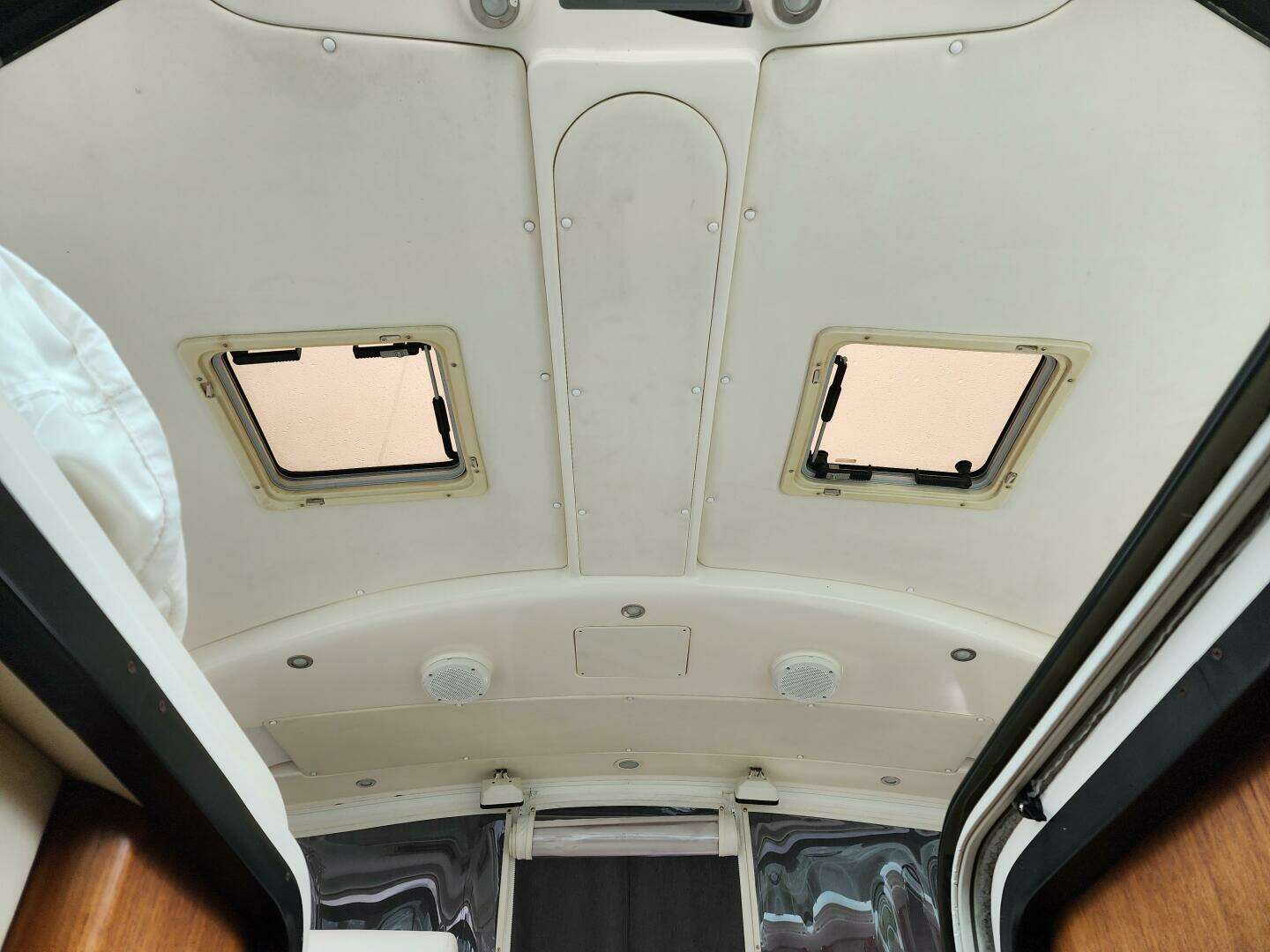 2001 Tiara Yachts 3500 Open - Image 7