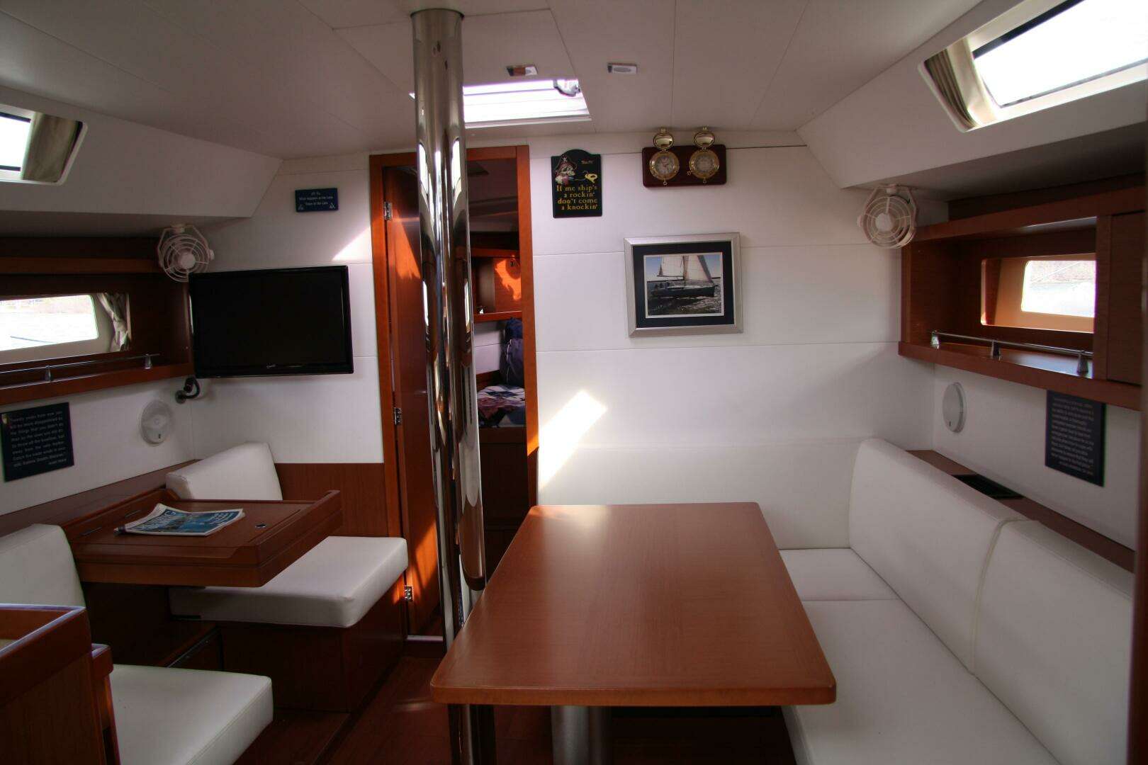 2013 Beneteau Oceanis 41 - Image 12