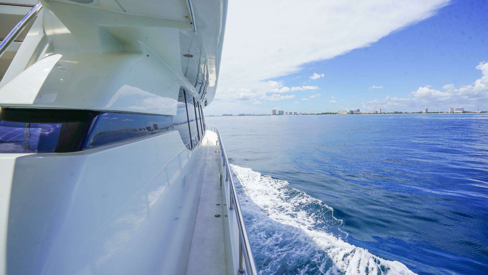 2001 Motor Yacht 82MY - Image 11